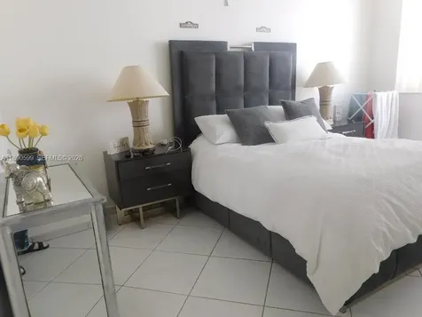 5005 Collins Avenue Miami Beach FL 33140