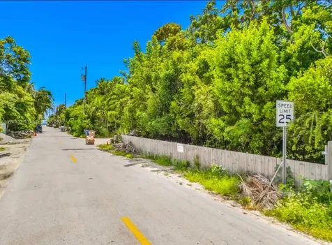 933 Lobster Lane Key Largo FL 33037