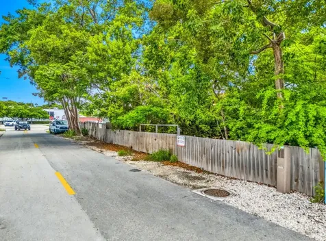 933 Lobster Lane Key Largo FL 33037