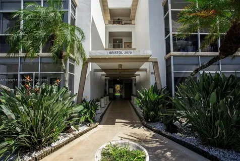 2970 NE 16th Avenue Oakland Park FL 33334