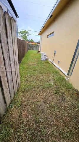 4585 Boatman Street #20 Lake Worth FL 33463