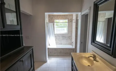3050 Alton Road Miami Beach FL 33140