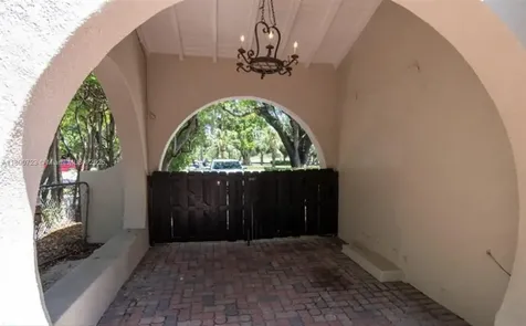 3050 Alton Road Miami Beach FL 33140