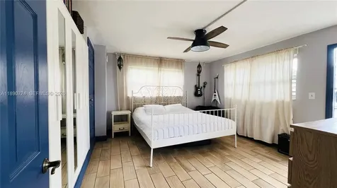 801 Meridian Avenue Miami Beach FL 33139