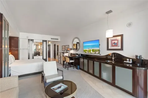 4391 Collins Avenue Miami Beach FL 33140
