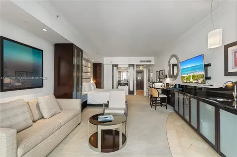 4391 Collins Avenue Miami Beach FL 33140