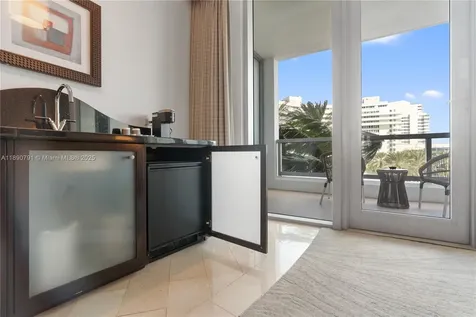 4391 Collins Avenue Miami Beach FL 33140