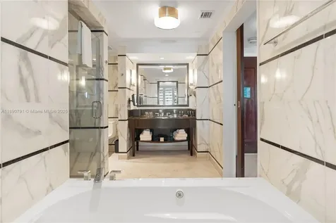 4391 Collins Avenue Miami Beach FL 33140