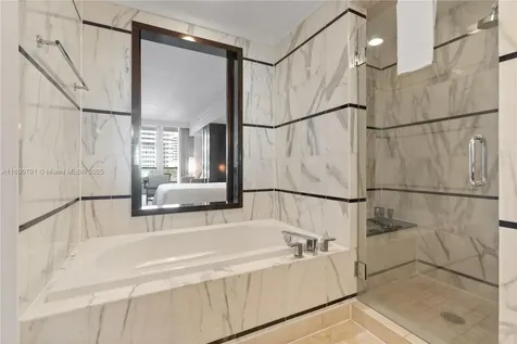4391 Collins Avenue Miami Beach FL 33140
