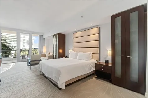 4391 Collins Avenue Miami Beach FL 33140