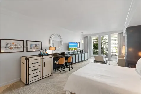 4391 Collins Avenue Miami Beach FL 33140