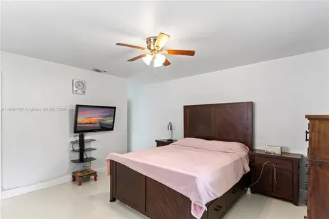 8517 NW 57th Court Tamarac FL 33321