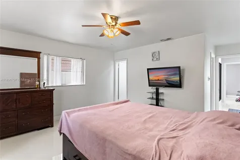 8517 NW 57th Court Tamarac FL 33321