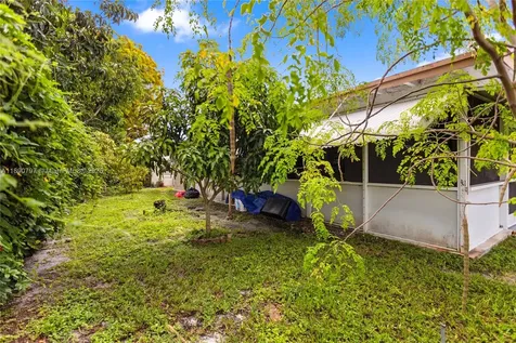 8517 NW 57th Court Tamarac FL 33321
