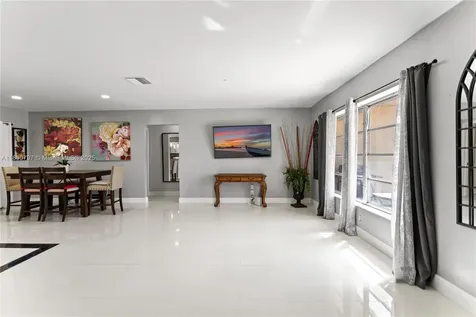 8517 NW 57th Court Tamarac FL 33321