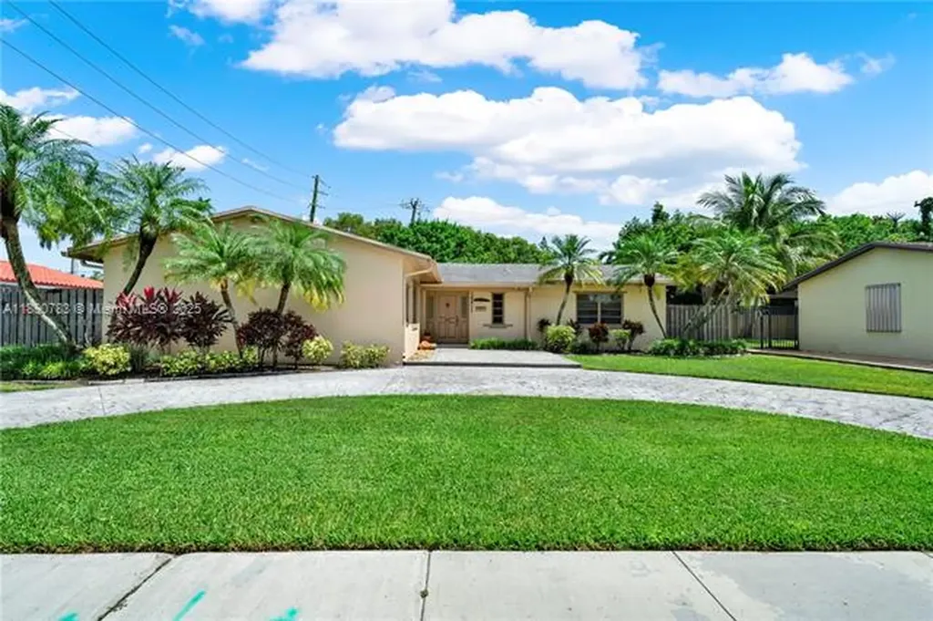 18811 SW 97th Avenue Cutler Bay FL 33157