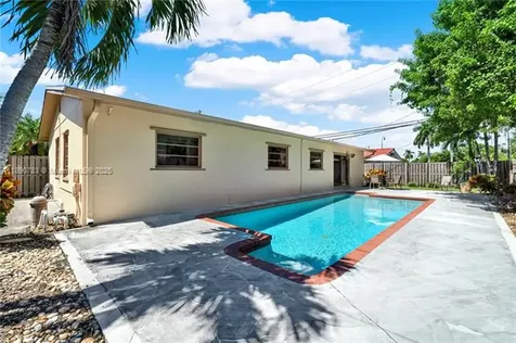 18811 SW 97th Avenue Cutler Bay FL 33157