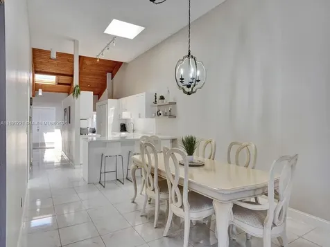 2667 S Parkview Drive Hallandale Beach FL 33009