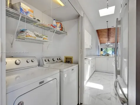 2667 S Parkview Drive Hallandale Beach FL 33009