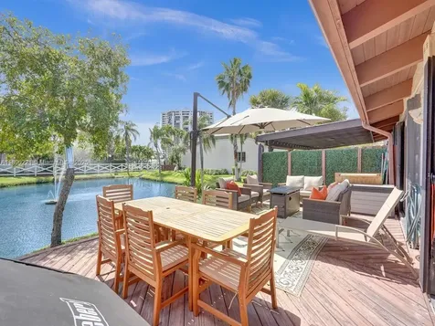 2667 S Parkview Drive Hallandale Beach FL 33009