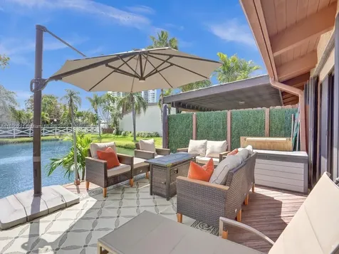 2667 S Parkview Drive Hallandale Beach FL 33009