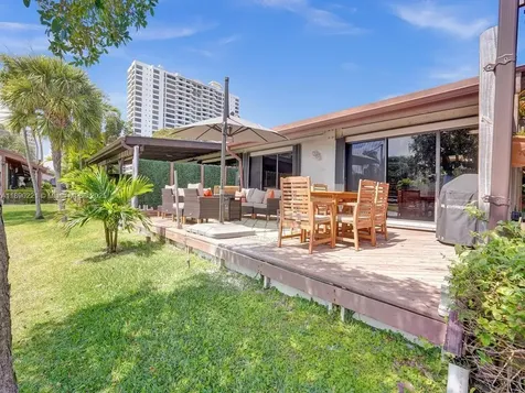2667 S Parkview Drive Hallandale Beach FL 33009