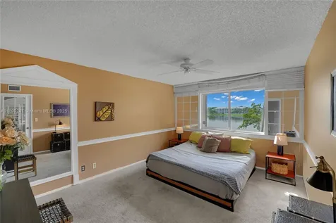 2737 S Oakland Forest Drive Oakland Park FL 33309