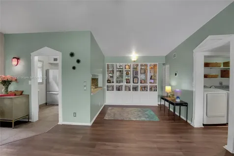 2737 S Oakland Forest Drive Oakland Park FL 33309
