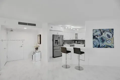 5161 Collins Avenue Miami Beach FL 33140