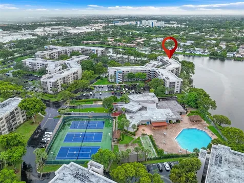 1100 Colony Point Circle Pembroke Pines FL 33026