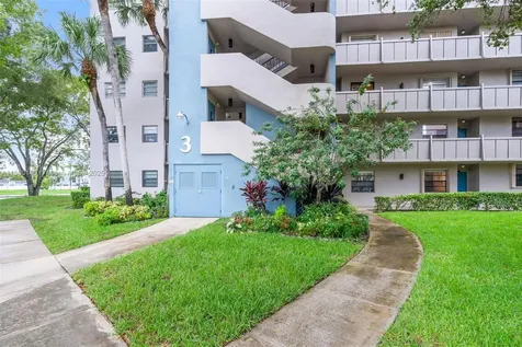 1100 Colony Point Circle Pembroke Pines FL 33026