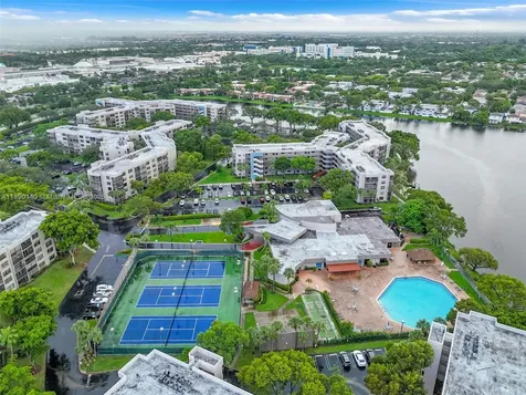 1100 Colony Point Circle Pembroke Pines FL 33026