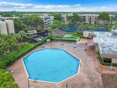 1100 Colony Point Circle Pembroke Pines FL 33026