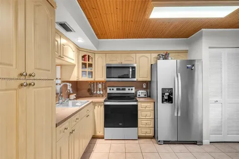1100 Colony Point Circle Pembroke Pines FL 33026