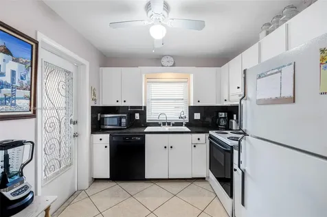 5300 Washington Street Hollywood FL 33021