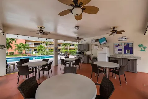5300 Washington Street Hollywood FL 33021