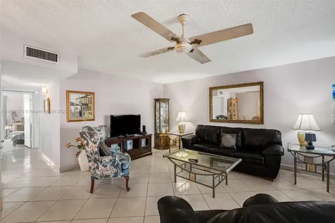 5300 Washington Street Hollywood FL 33021