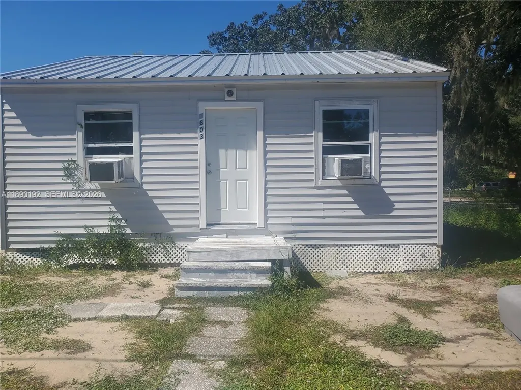 1603 Roseland Sebring FL 33870