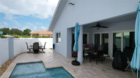 14562 NW 88th Place Miami Lakes FL 33018