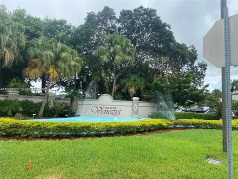 9937 Nob Hill Place Sunrise FL 33351