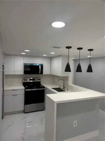 9937 Nob Hill Place Sunrise FL 33351