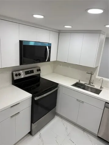9937 Nob Hill Place Sunrise FL 33351