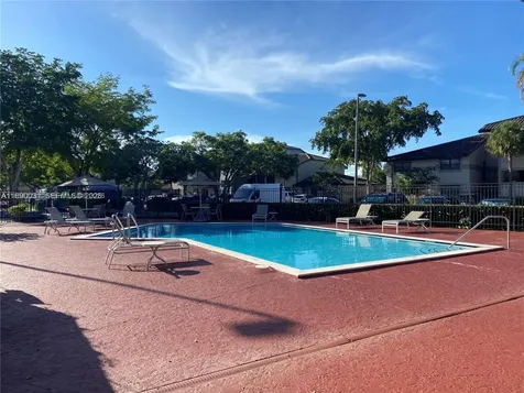 9937 Nob Hill Place Sunrise FL 33351