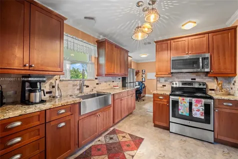16530 SW 232nd Street Miami FL 33170