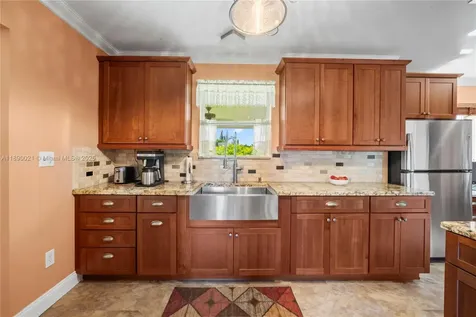16530 SW 232nd Street Miami FL 33170