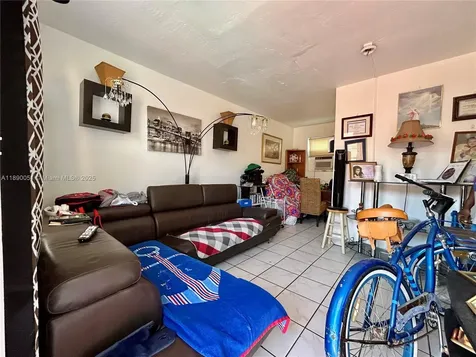2013 Washington Avenue Opa-Locka FL 33054