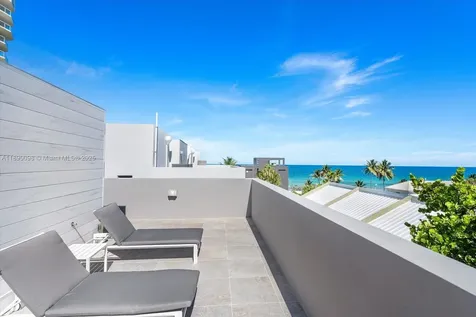 332 Balboa Street Hollywood FL 33019