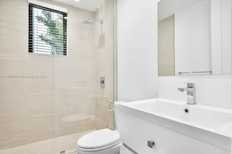 332 Balboa Street Hollywood FL 33019