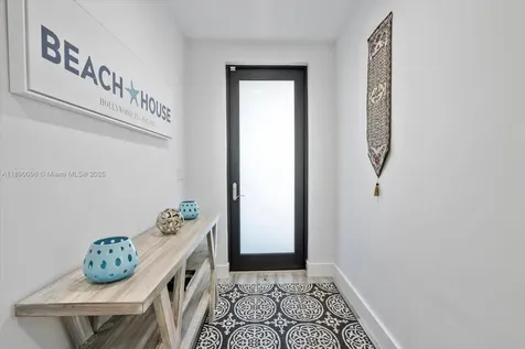 332 Balboa Street Hollywood FL 33019