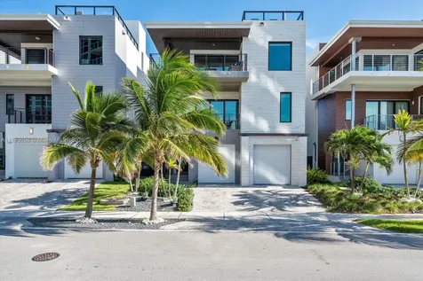 332 Balboa Street Hollywood FL 33019
